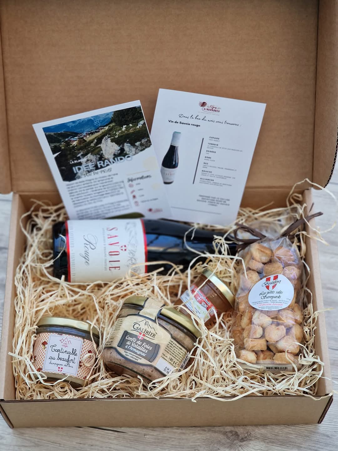 🧀 Box Gourmande des Alpes - 4 Produits Locaux et Artisanaux 🍯